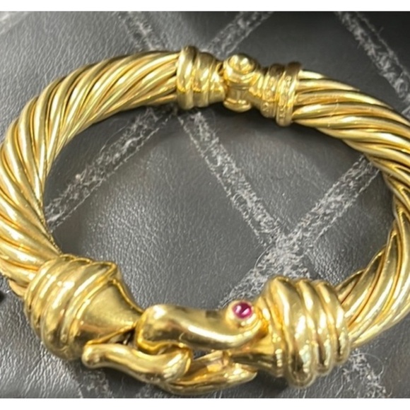 David Yurman Jewelry - David Yurman 60.7 grams 18kt / 750 solid yellow gold bracelet w cabochon rubys